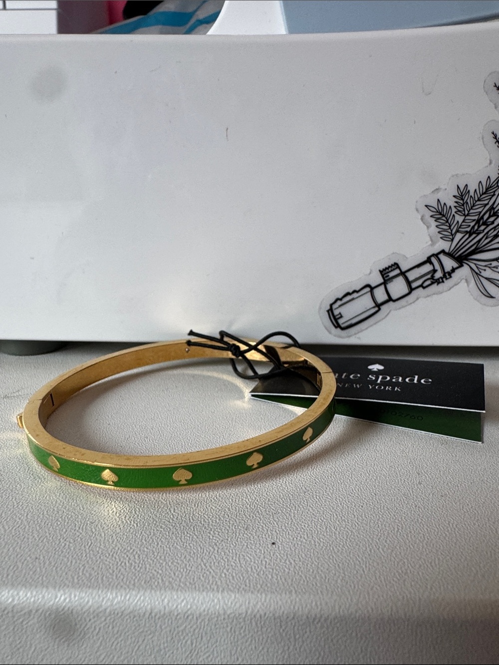 Kate Spade Spot the Spade bangle- green - Picture 1 of 6